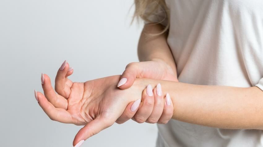 Gyakori kézzsibbadás: cukorbetegség és a pajzsmirigy is lehet az oka! - EgészségKalauz